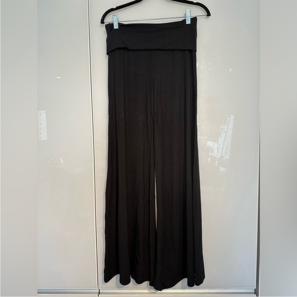 SIVANA Bamboo Flare Pants in Black - Picture 7 of 9